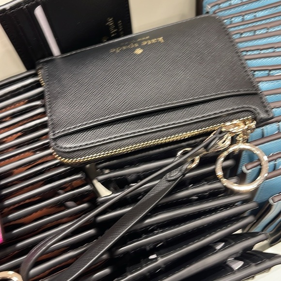 Kate Spade Schuyler Small Card Holder Wristlet
Black 
NWT - Picture 5 of 16